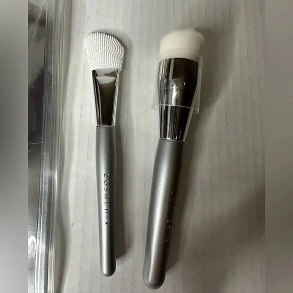 NEW… Cosmedix Skin Care Brushes - Picture 5 of 6